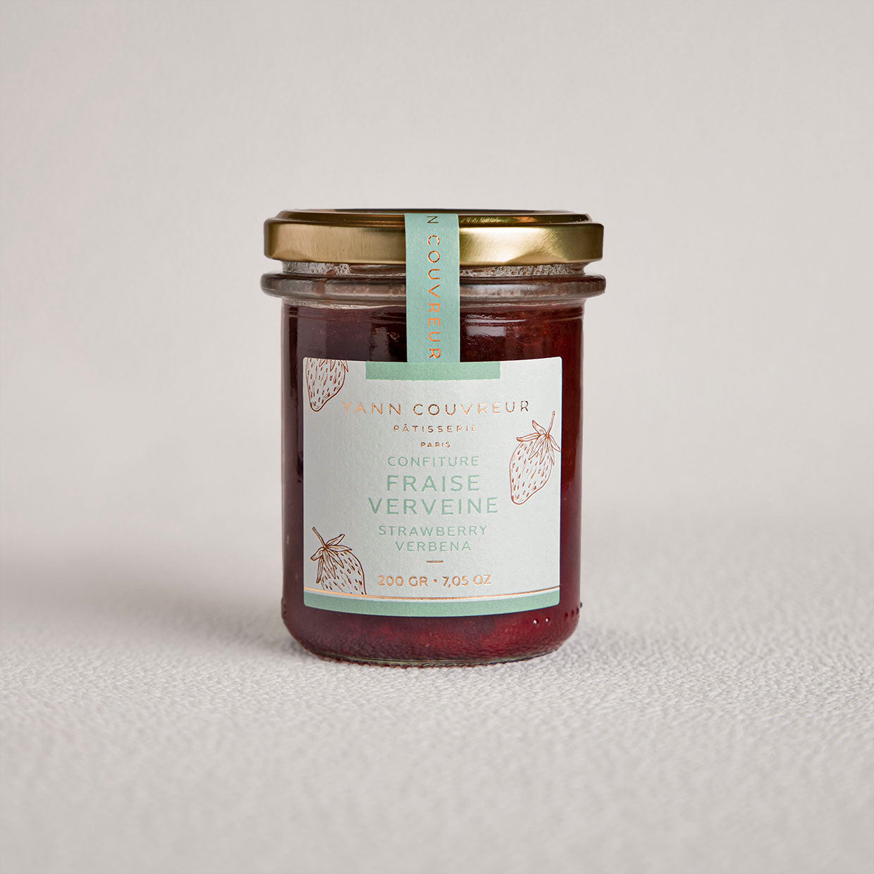 Cake noisette + confiture fraise verveine - Wonderbox